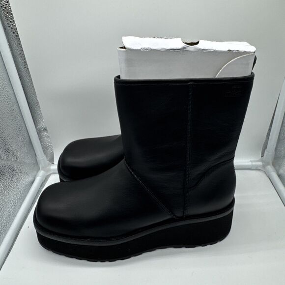 Size 8 Women’s UGG Cityfunc Mid Black - Picture 2 of 5